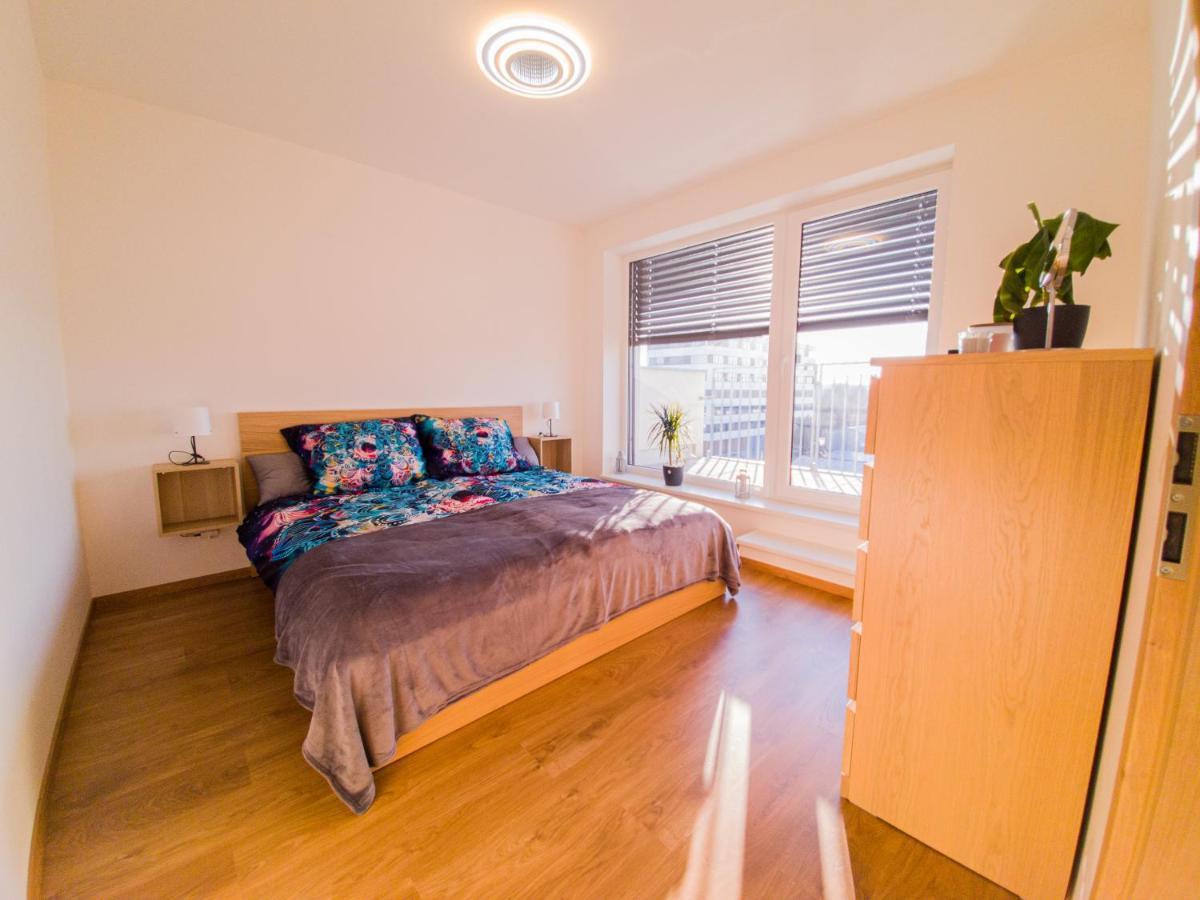 Modern Flat With Large Terrace Hradec Kralove Exterior foto